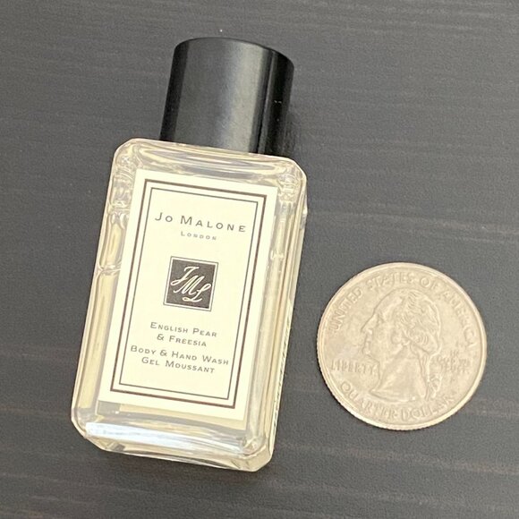 Jo Malone English Pear & Freesia Body and Hand Wash - Picture 2 of 12
